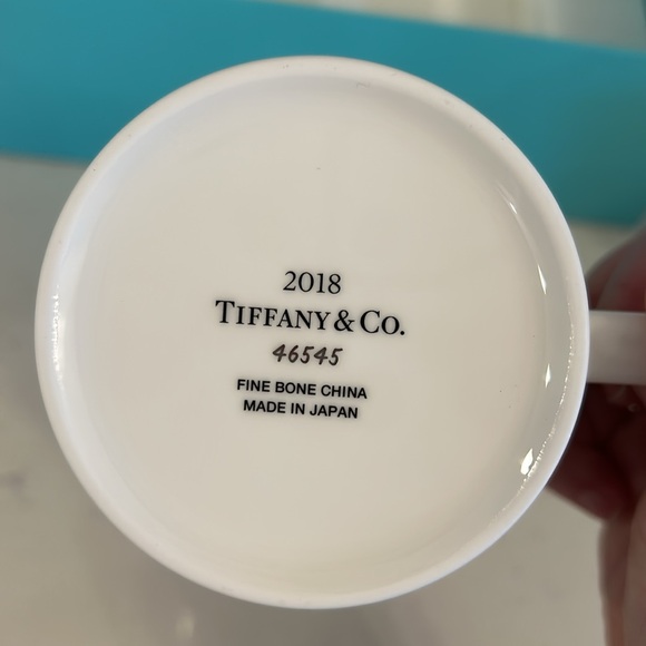 Tiffany & Co holiday robot coffee mug - Picture 6 of 6